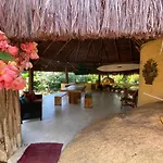 Villa del Mare / Centro da Ilha