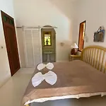 Villa del Mare / Centro da Ilha